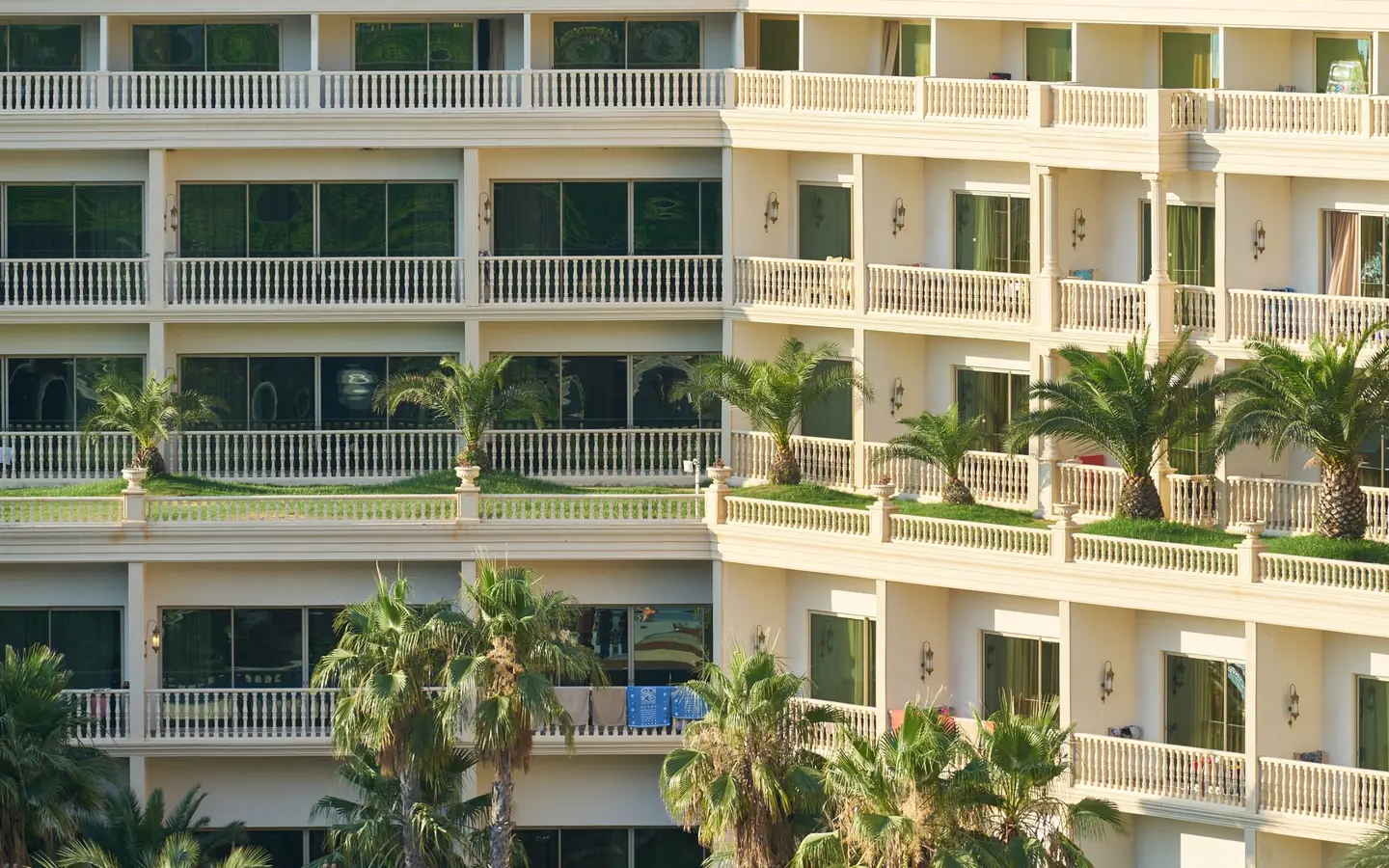 Queensbay Business Hotel